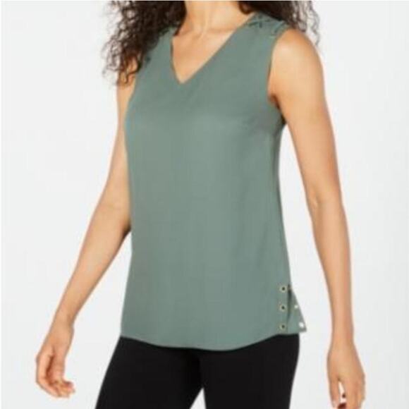 JM Collection Green V-Neckline Grommet-Trim Top XXL - Picture 3 of 12